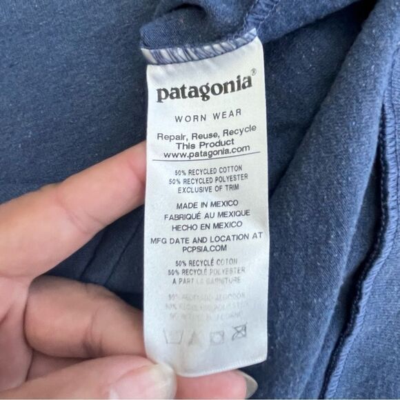 Patagonia Long-Sleeved P-6 Logo Responsibili-Tee Small - Picture 6 of 15